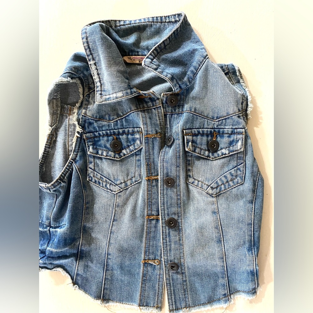 Brand: Highway Jean Vest Size: Medium Color: Blue/Denim